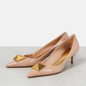 VALENTINO GARAVANI
One Stud patent leather pumps